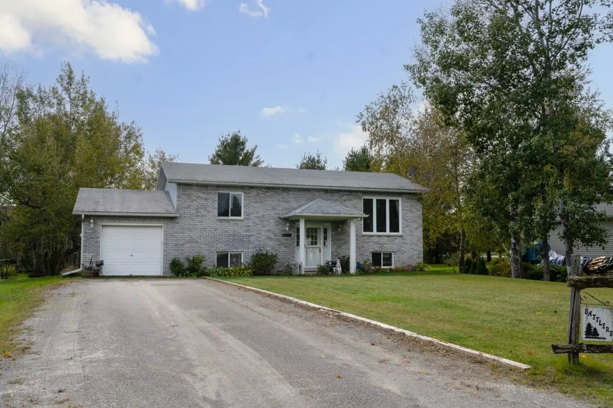 Kawartha Lakes, ON K0M 2T0,4 Greenwood CRES