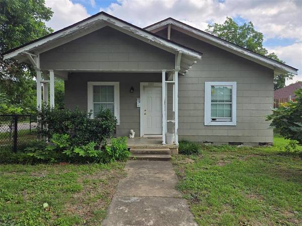 1001 W Drew Street,  Fort Worth,  TX 76110