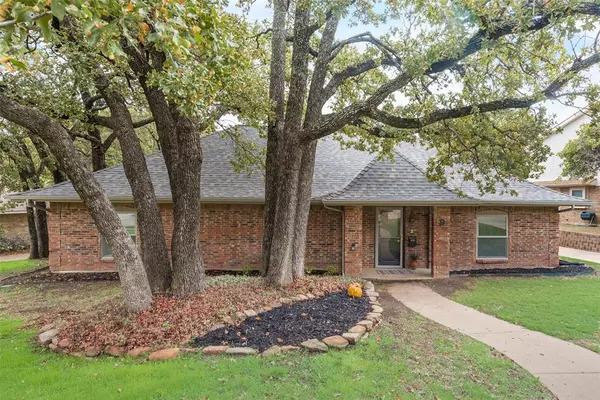 Trophy Club, TX 76262,9 Heritage Court