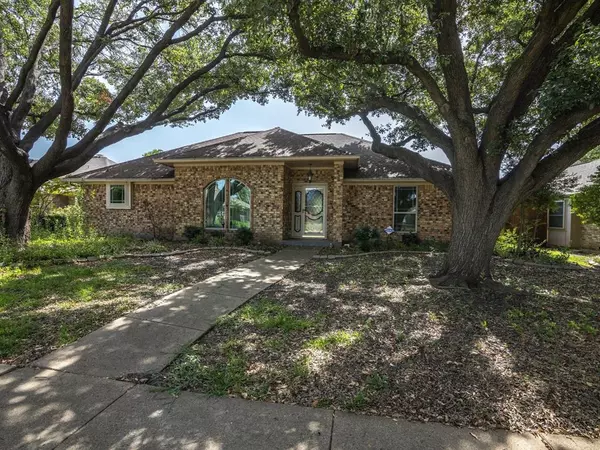 2014 Dover Drive, Rowlett, TX 75088