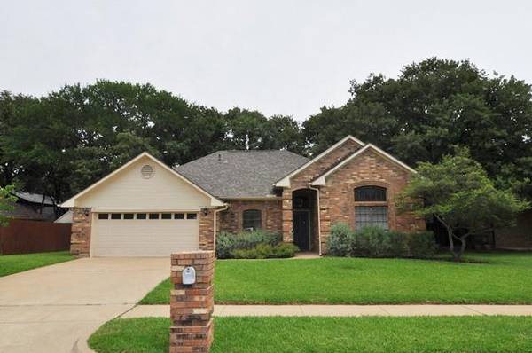 1521 Kingwood Drive, Keller, TX 76248