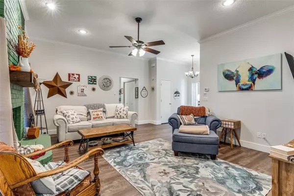 Justin, TX 76247,422 W 7th Street