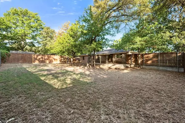 Bedford, TX 76022,1516 Circle Lane