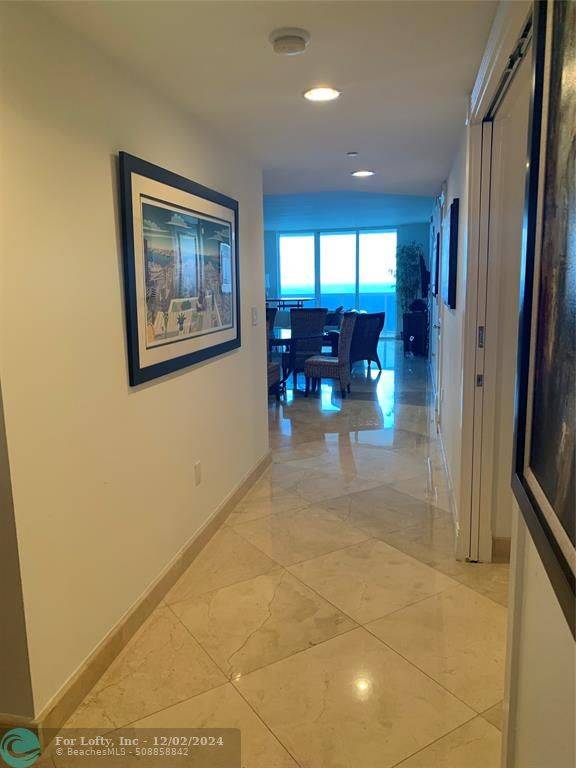 Hallandale Beach, FL 33009,1850 S Ocean Dr  #4202