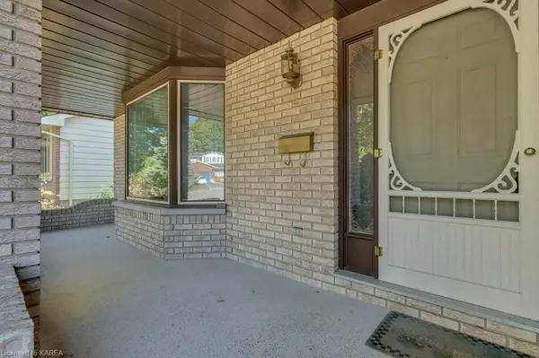 Frontenac, ON K7P 1M2,1037 LAWTON PL