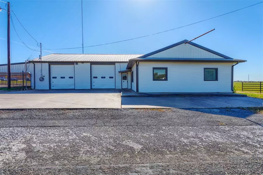 600 W Main Street, Whitesboro, TX 76273