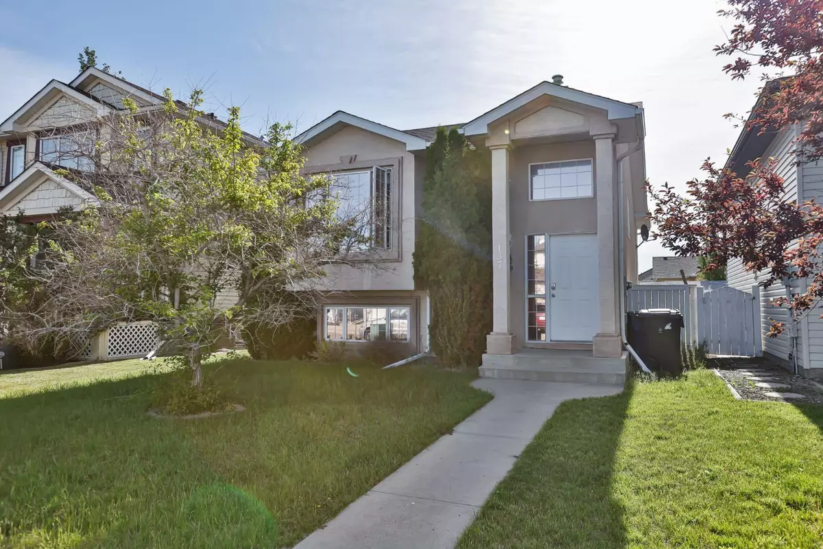 Lethbridge, AB T1K 7N8,137 Peigan CT W