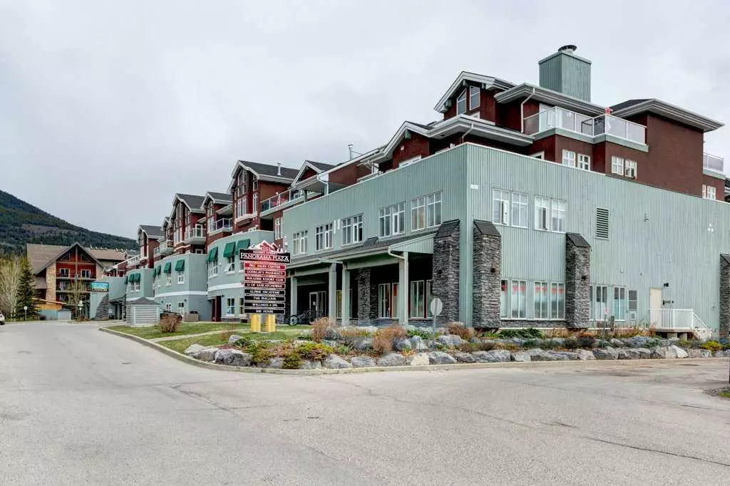 Canmore, AB T1W3G1,1151 Sidney Street #204