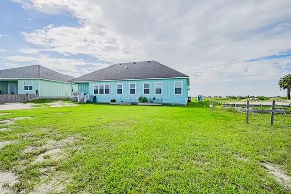 Rockport, TX 78382,47 Lake Shore Circle