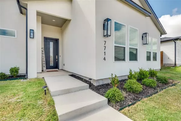 Dallas, TX 75232,7714 Oak Garden Trail