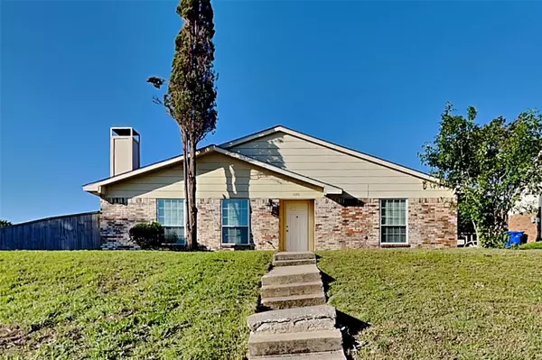 1026 Bellflower Drive, Carrollton, TX 75007