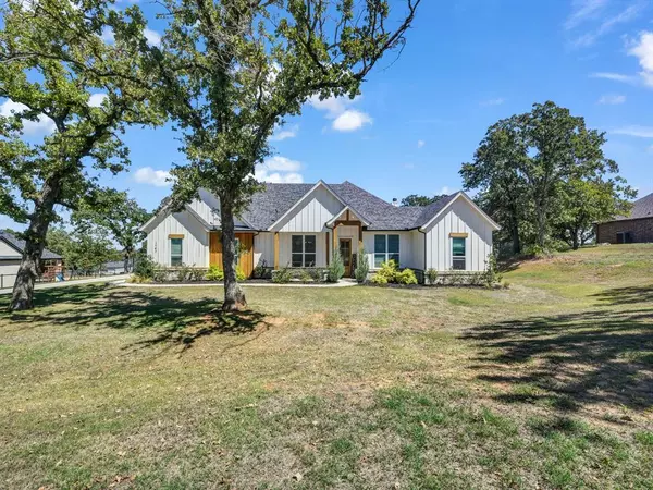 1141 Horizon Trace Drive, Azle, TX 76020