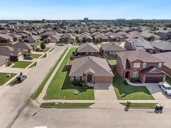 8236 Spotted Doe Drive, Fort Worth, TX 76179