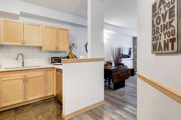 Canmore, AB T1W3G1,1151 Sidney Street #204