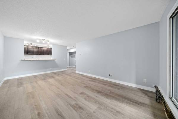 Calgary, AB T2A 1H1,1712 38 ST Southeast #110