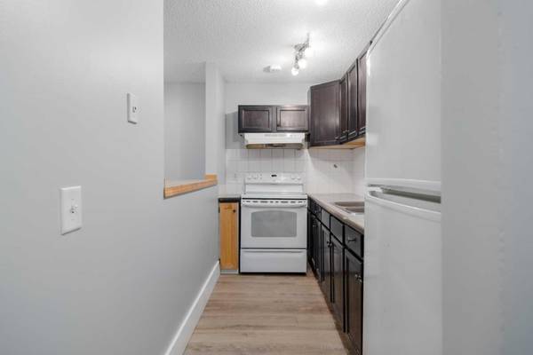 Calgary, AB T2A 1H1,1712 38 ST Southeast #110