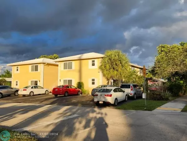 Pompano Beach, FL 33060,1420 SE 4th Ave  #7