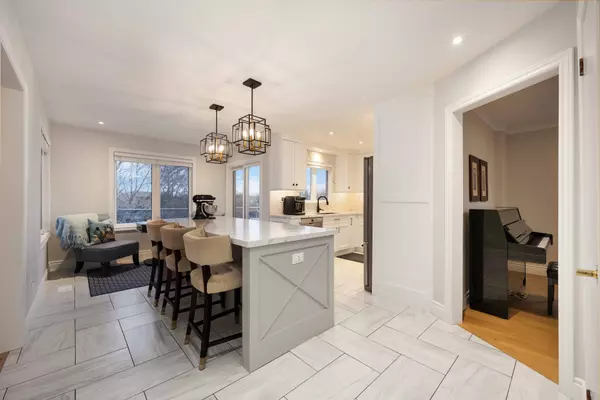 Vaughan, ON L4L 3Y2,73 Harmonia CRES W