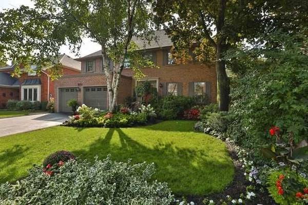 1034 Oak Meadow RD, Oakville, ON L6M 1J7