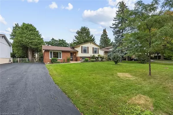 Kingston, ON K7M 6N7,76 INVERNESS CRES