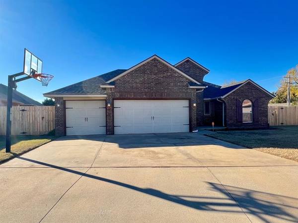 11748 SW 16th Street, Yukon, OK 73099