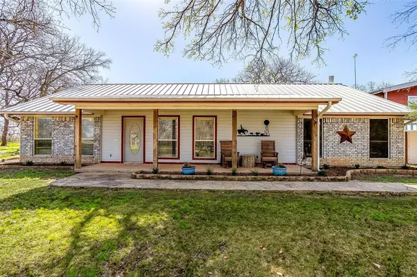 1241 Lacy Drive,  Lipan,  TX 76462