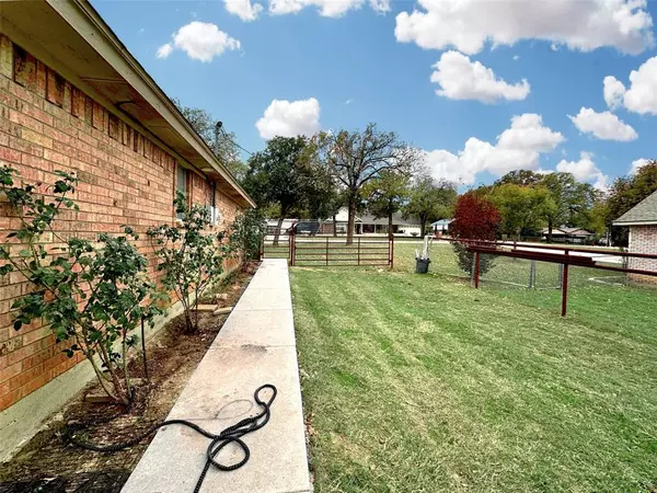 Springtown, TX 76082,817 Cherry Lane