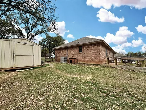 Springtown, TX 76082,817 Cherry Lane