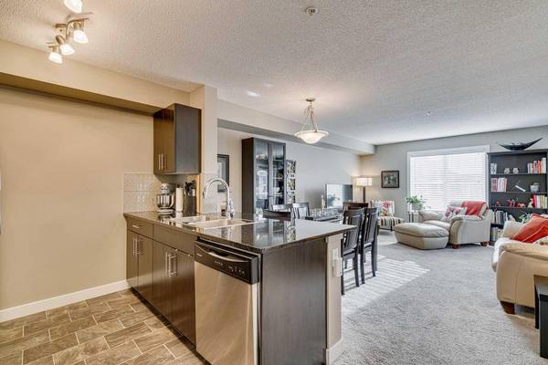 Calgary, AB T2X 2B9,81 Legacy BLVD Southeast #1313