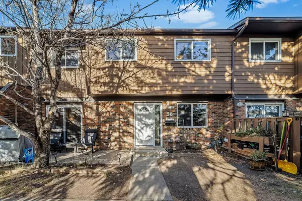 287 Southampton DR Southwest #58, Calgary, AB T2W 2N5