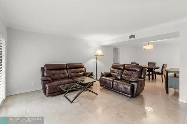 Hollywood, FL 33021,4000 N Hills Dr  #8