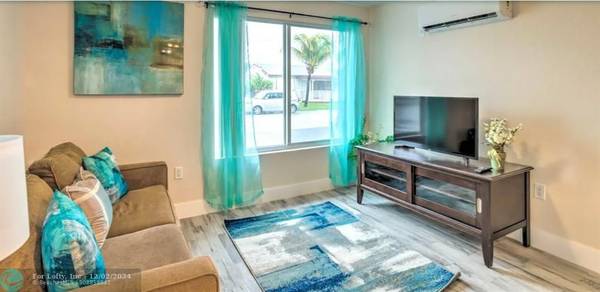 Riviera Beach, FL 33404,49 E 27th St  #1