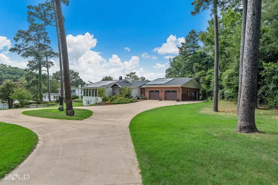 5730 S Lakeshore Drive, Shreveport, LA 71119