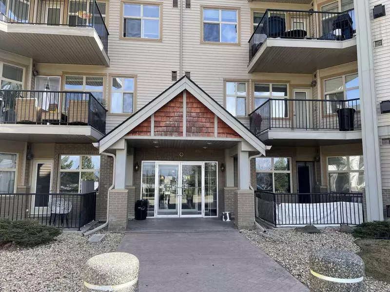 100 Lakeway BLVD #221, Sylvan Lake, AB T4S 0A4