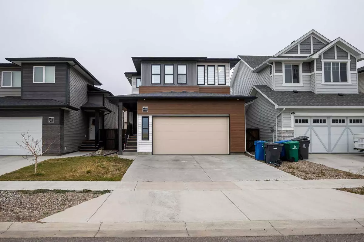 Lethbridge, AB T1J5N4,665 Aquitania BLVD W