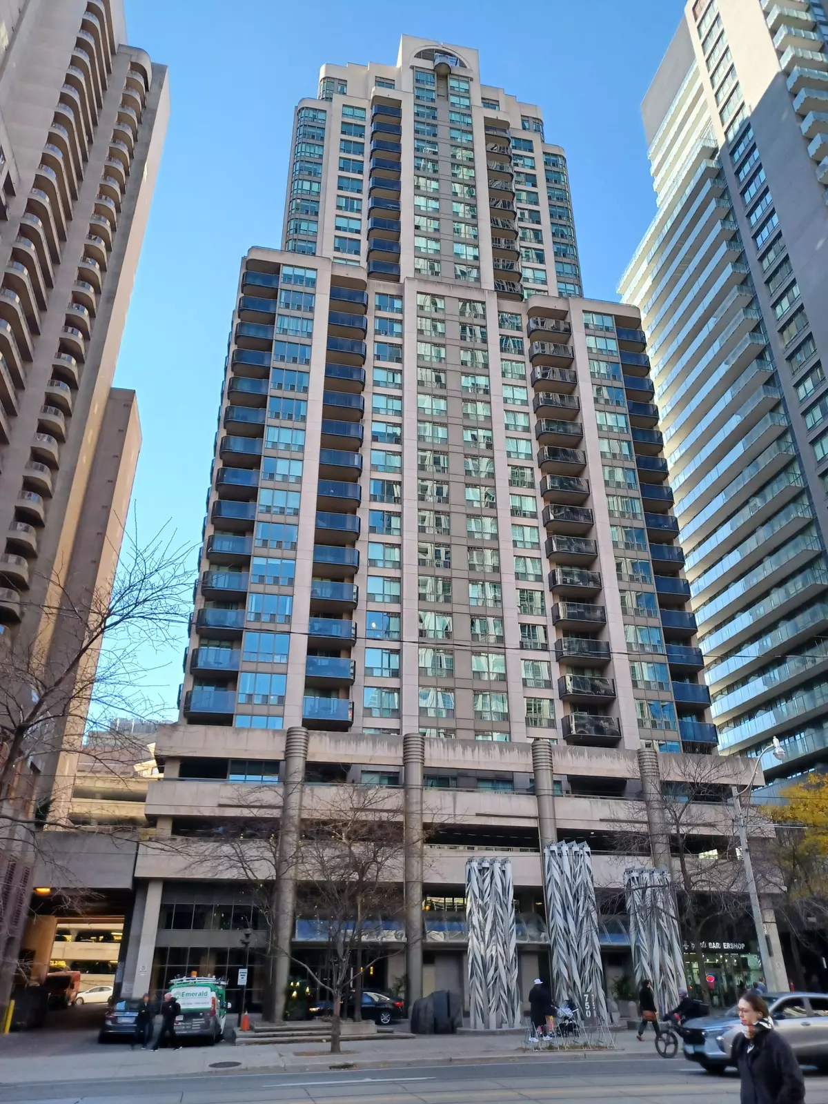 Toronto C01, ON M5G 1N6,750 Bay ST W #810