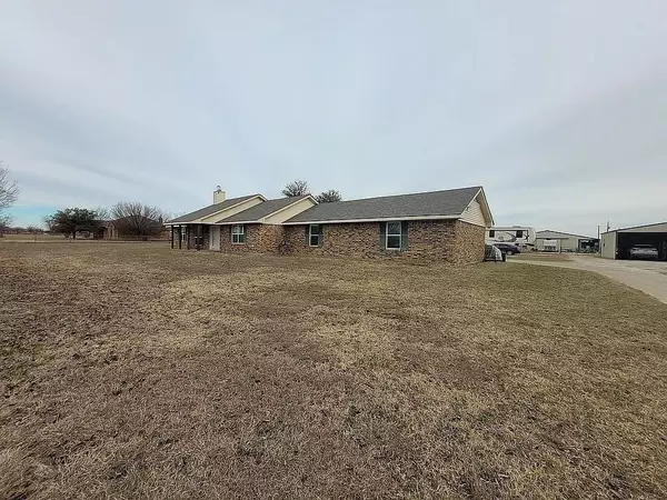 295 Goodnight Trail, Rhome, TX 76078