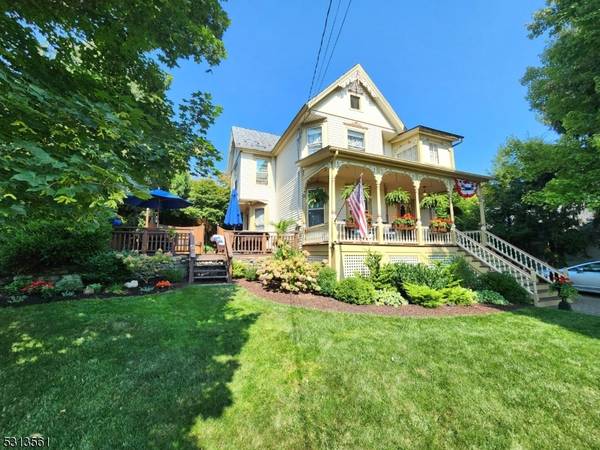 11 W End Ave,  Newton Town,  NJ 07860