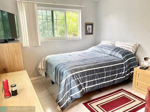 Wilton Manors, FL 33334,3002 NE 5th Ter  #209-B