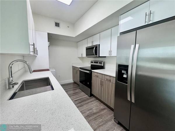 110 SW 12 Street  #1806, Miami, FL 33130