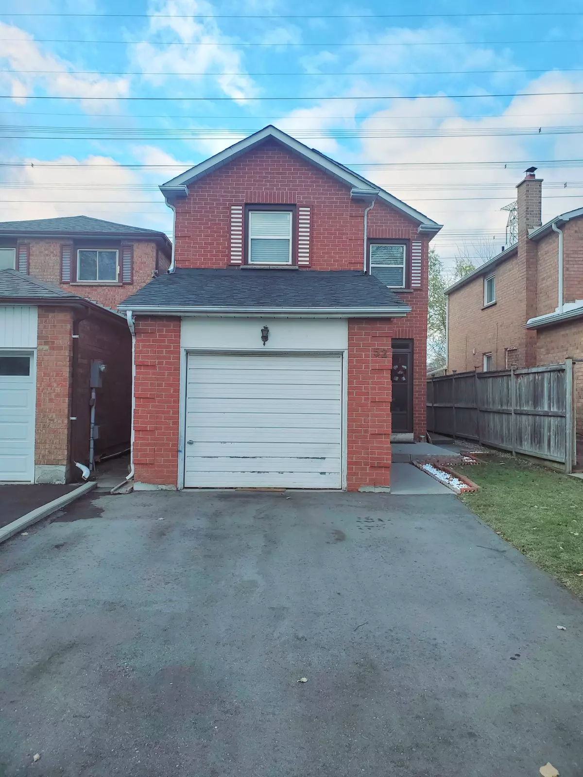 Vaughan, ON L4K 2B8,52 New Seabury DR