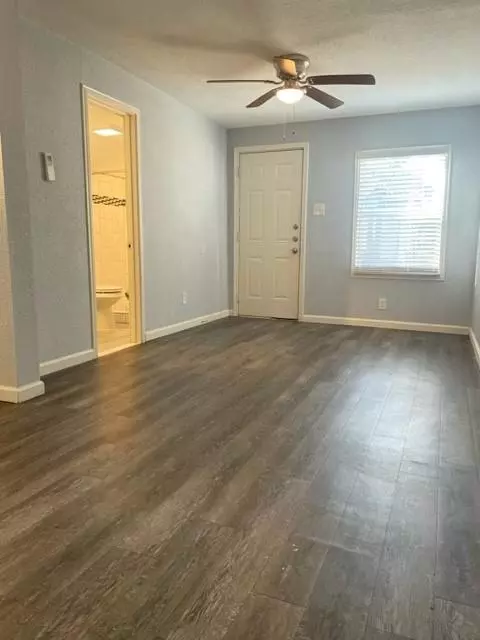 Dallas, TX 75246,4522 Gaston Avenue #4