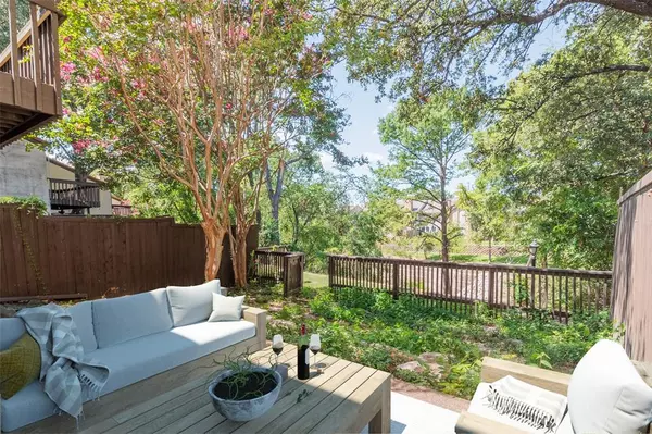 Dallas, TX 75243,9606 Glenacre