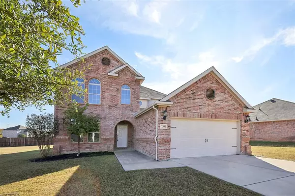 7353 Waterwell Trail, Forest Hill, TX 76140