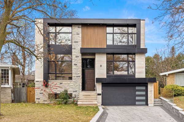 8 Ravenscroft CIR, Toronto C15, ON M2K 1W9