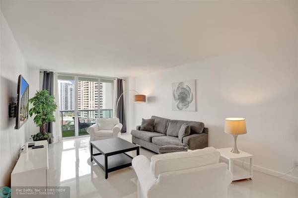 Sunny Isles Beach, FL 33160,19390 Collins Ave  #1111