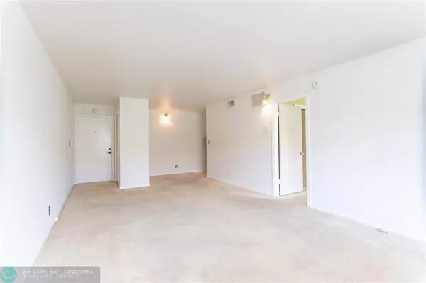 Wilton Manors, FL 33305,12 NE 19th Ct  #112A