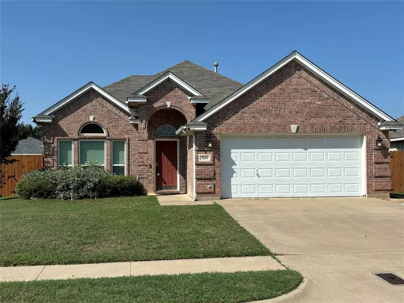 9059 Saranac Trail, Fort Worth, TX 76118