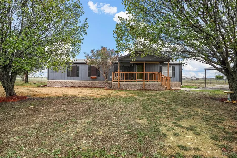 8401 Longhorn Drive, Justin, TX 76247