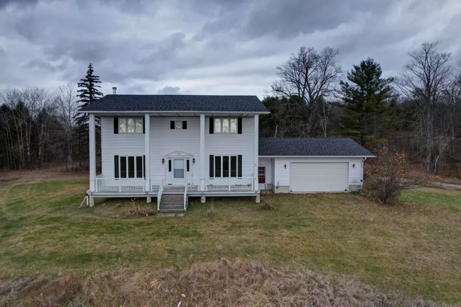 32 Coon Lake RD, Galway-cavendish And Harvey, ON K0L 2H0